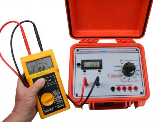 Kalibrator testerów izolacji - Time Electronics 5068 - obrazek 2