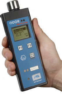 Miernik THT, model Odor Handy plus, produkcji Axel Semrau.
