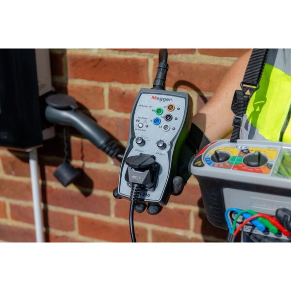 Adapter Do Badań Stacji Ładowania Pojazdów Elektrycznych - Megger EVCA210 - obrazek 2