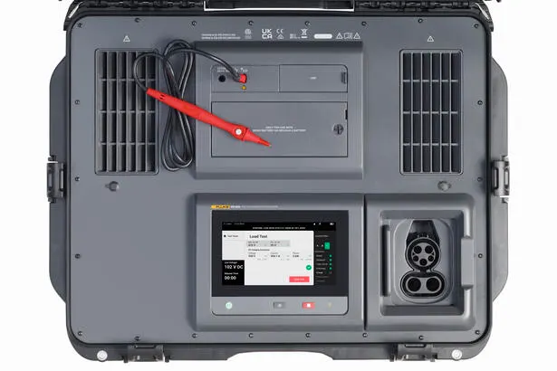 Analizator stacji szybkiego ładowania pojazdów elektrycznych prądem stałym Fluke FEV500 Analizator stacji szybkiego ładowania pojazdów elektrycznych prądem stałym Fluke FEV500