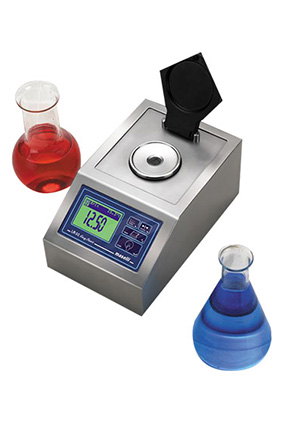 LR02 – Refraktometr laboratoryjny