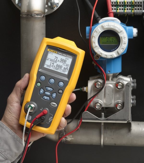 Elektryczny kalibrator ciśnienia z wbudowaną pompką FLUKE 719PRO - obrazek 3