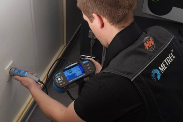 Miernik instalacji elektrycznych Metrel MI 3152 EurotestXC - obrazek 6