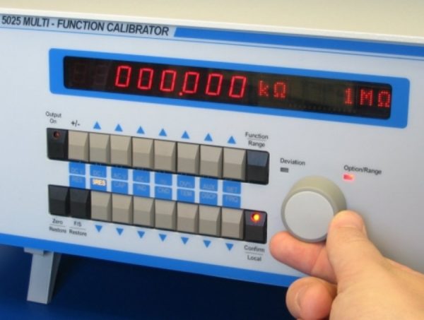 Kalibrator wielofunkcyjny - Time Electronics 5025E-S2 - obrazek 2