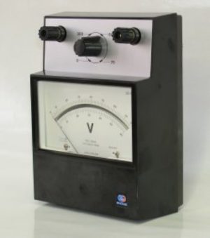 Woltomierz elektromagnetyczny lab. LE-3 7,5-15V/30-60 V klasa 0,5