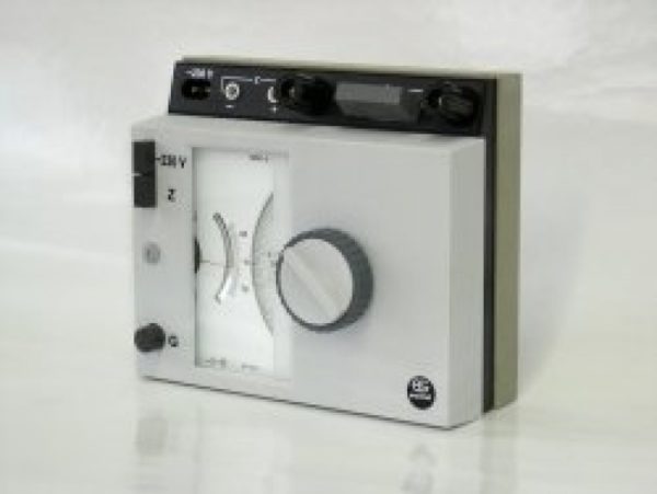 Wielozakresowy techniczny mostek WHEATSTONE?A typu TMW-5