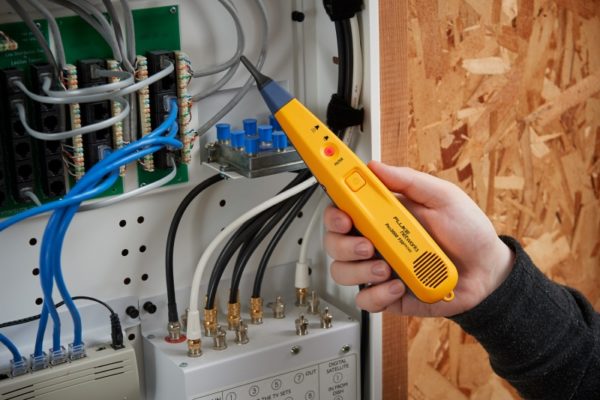 Analogowy lokalizator przewodów Fluke Networks Pro3000/F50
