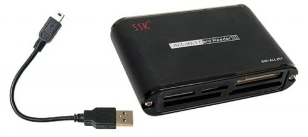 Zewnętrzny czytnik kart pamięci z przewodem USB