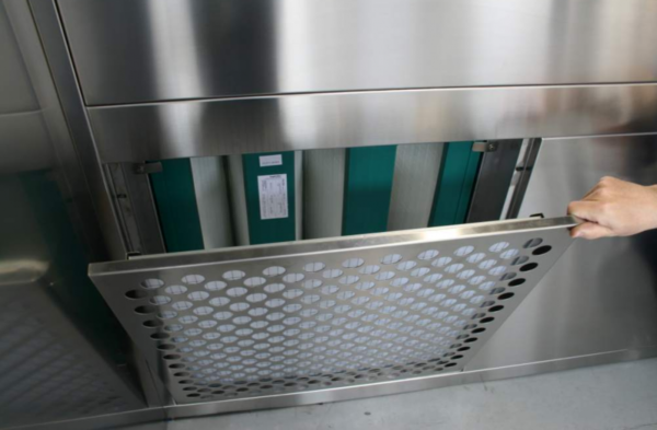 Przemysłowa komora laminarna typu Crossflow do naważania proszków - obrazek 3