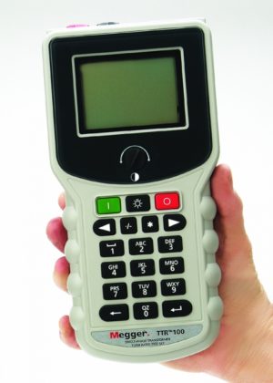 Przenośny tester przekładni transformatorów  – Megger TTR100